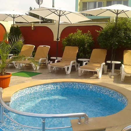 Family Perla Hotell 3*